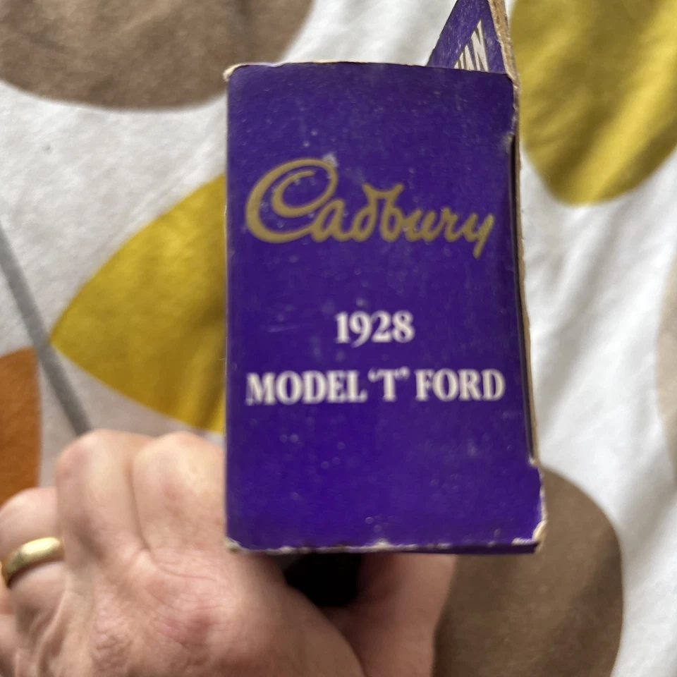 Lledo Cadbury 1928 Model T Ford Delivery Van - Promotional Diecast - Boxed + COA - Image 4 of 4