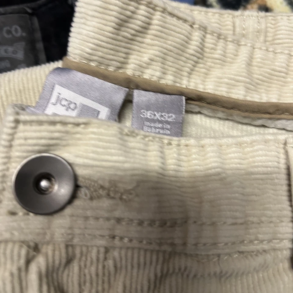 Bundle Lot Of 4. 3 Jeans / 1 Cargo Pants Men's 34 and 36X 30 straight, corduroy - Image 4 of 4