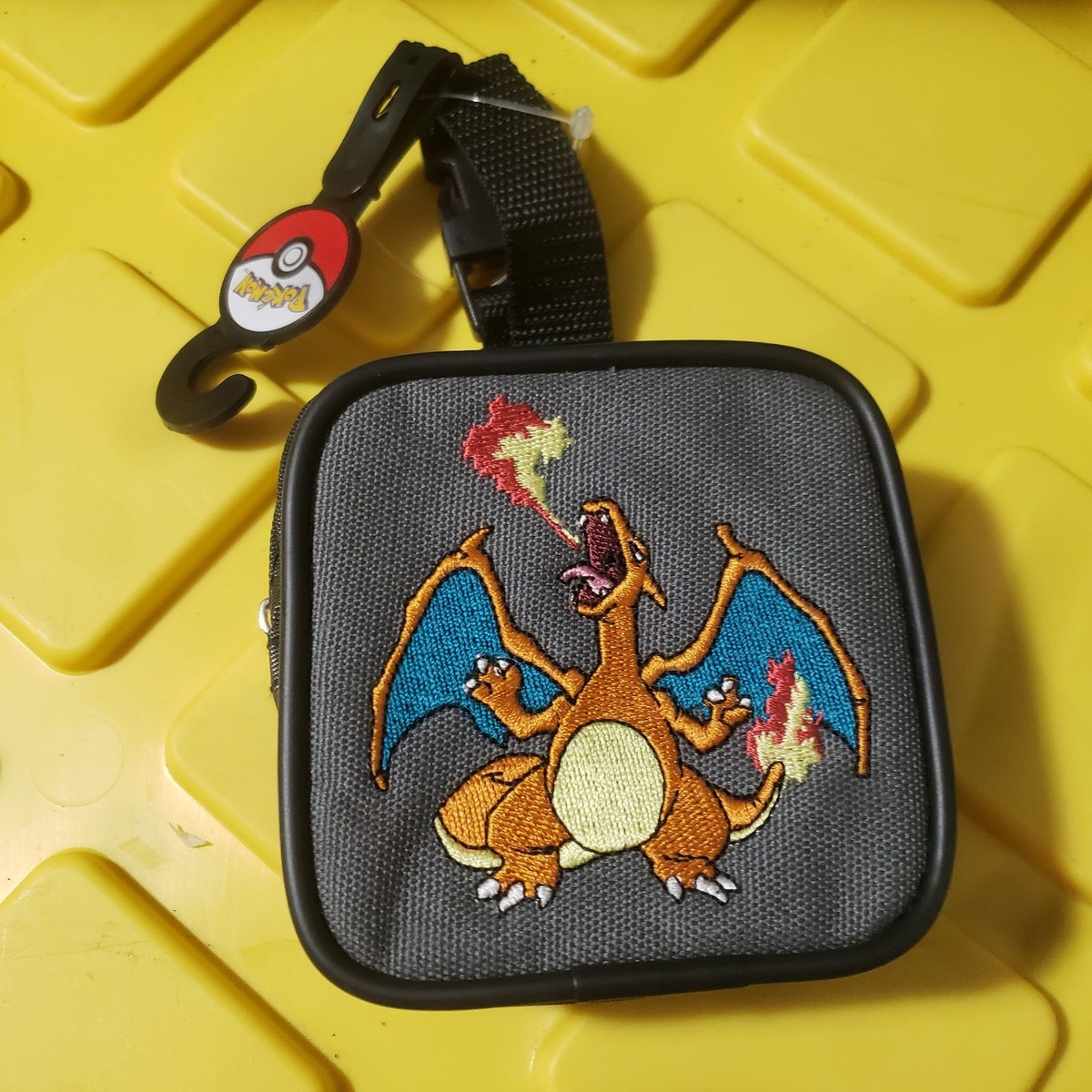 Nintendo Pokemon Charizard #06 Gameboy Advance SP Carrying Case