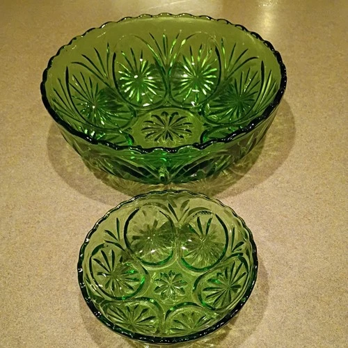 Vintage Anchor Hocking Green Glass Serving Bowl And Dip Bowl Set