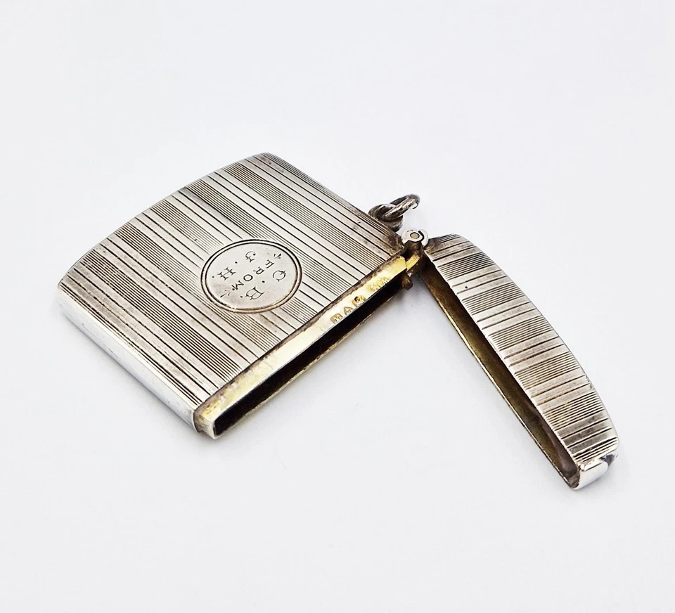 EDWARDIAN STERLING SILVER VESTA CASE Chester 1910 - Image 4 of 4