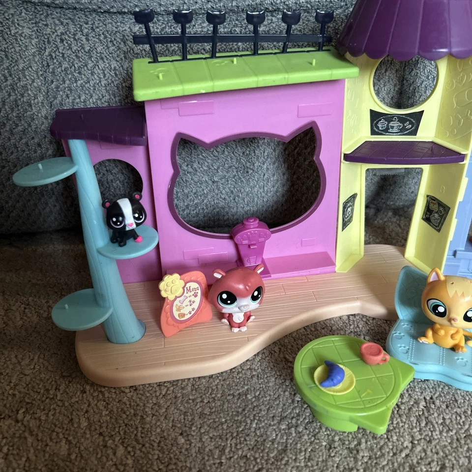 Hasbro Littlest Pet Shop Pawristas Café Playset Cats LPS W/ Figures, Incomplete - Image 3 of 4