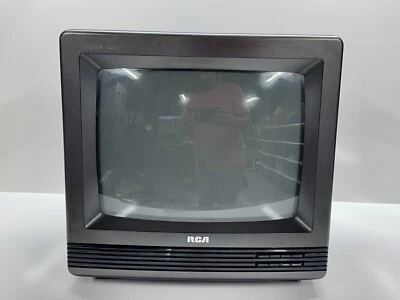 RCA Gaming Television E13230WN 13 in Colortrak Woodgrain Wood 80s VTtg - Image 1 of 4