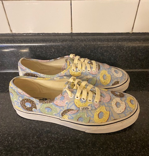 VANS Authentic Donuts Munchies Sprinkles Shoes Sneaker ~ Mens 7.5, Womens 9