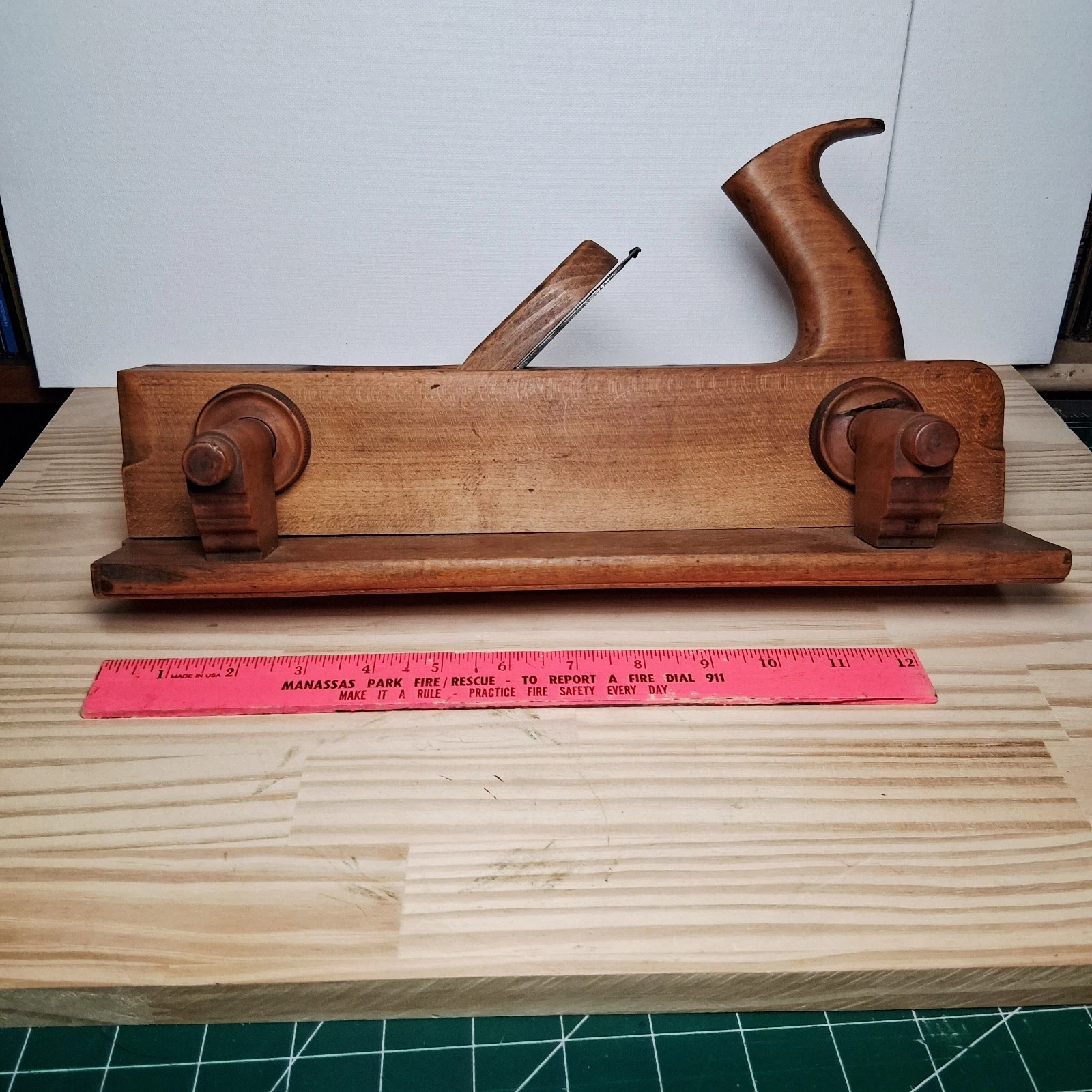 Sandusky Tool Co. Ohio 106 Wooden Plow Plane in Beautiful condition