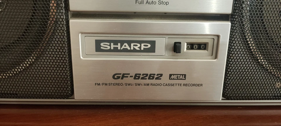Sharp GF-6262 Metal Boombox Am/Fm Radio & Tape Recorder - Immagine 4 di 4