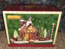 NEW 2022 LEMAX LOU'S TREE FARM SUGAR N SPICE VILLAGE CHRISTMAS BUILDING #25951
