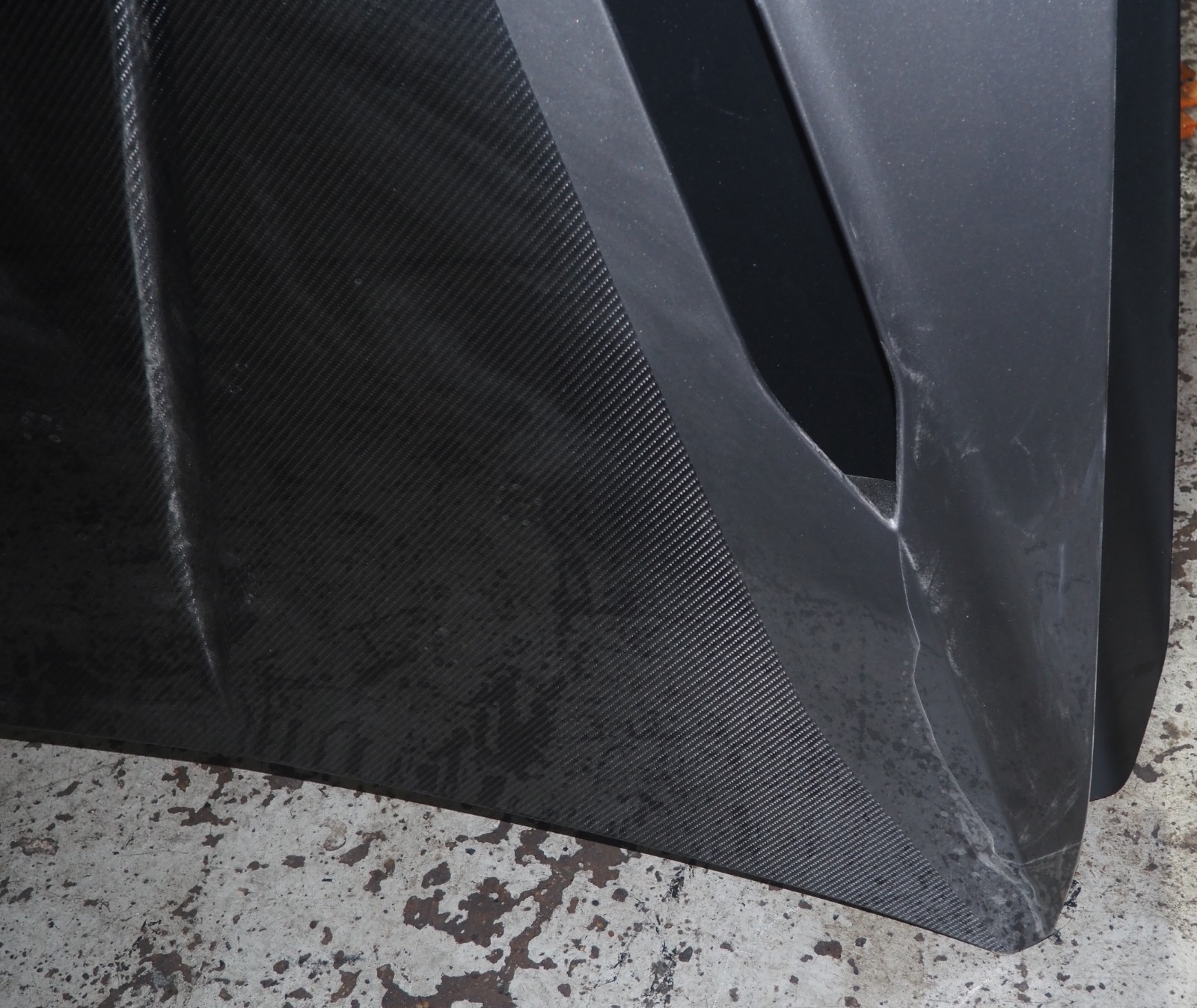*NOTE* Lamborghini Urus Performante Front Hood Bonnet OEM Exposed Carbon Fiber