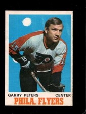 1970-71 O-PEE-CHEE #196 GARRY PETERS EXMT FLYERS *X76884