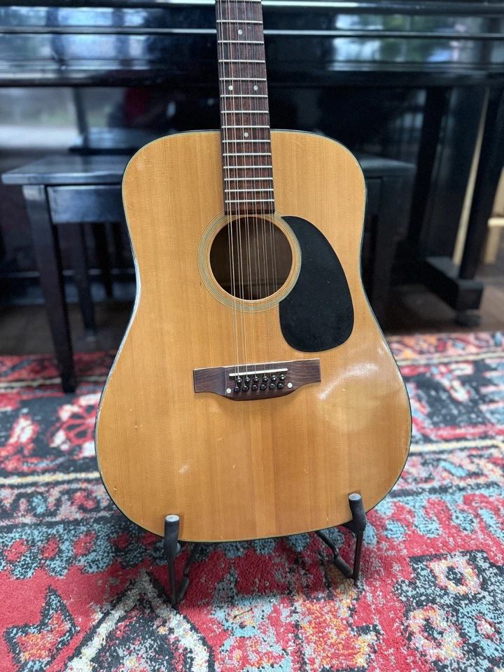 Guitarra acústica de 12 cuerdas Takamine años 70, copia Martin Foto 2 de 4