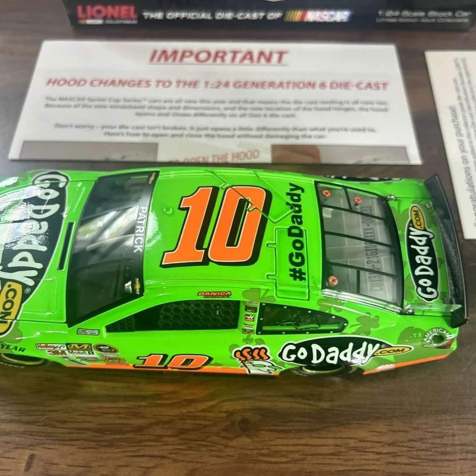 Danica Patrick #10 GoDaddy 1/24 Die-Cast 2013 SS 1 de 816 con papeleo Nascar Foto 3 de 4