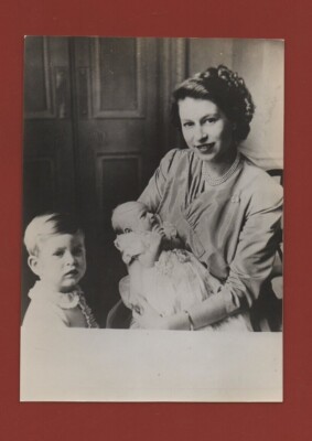 Altes Foto - Königin Elisabeth II., Prinz Charles und Prinzessin Anne