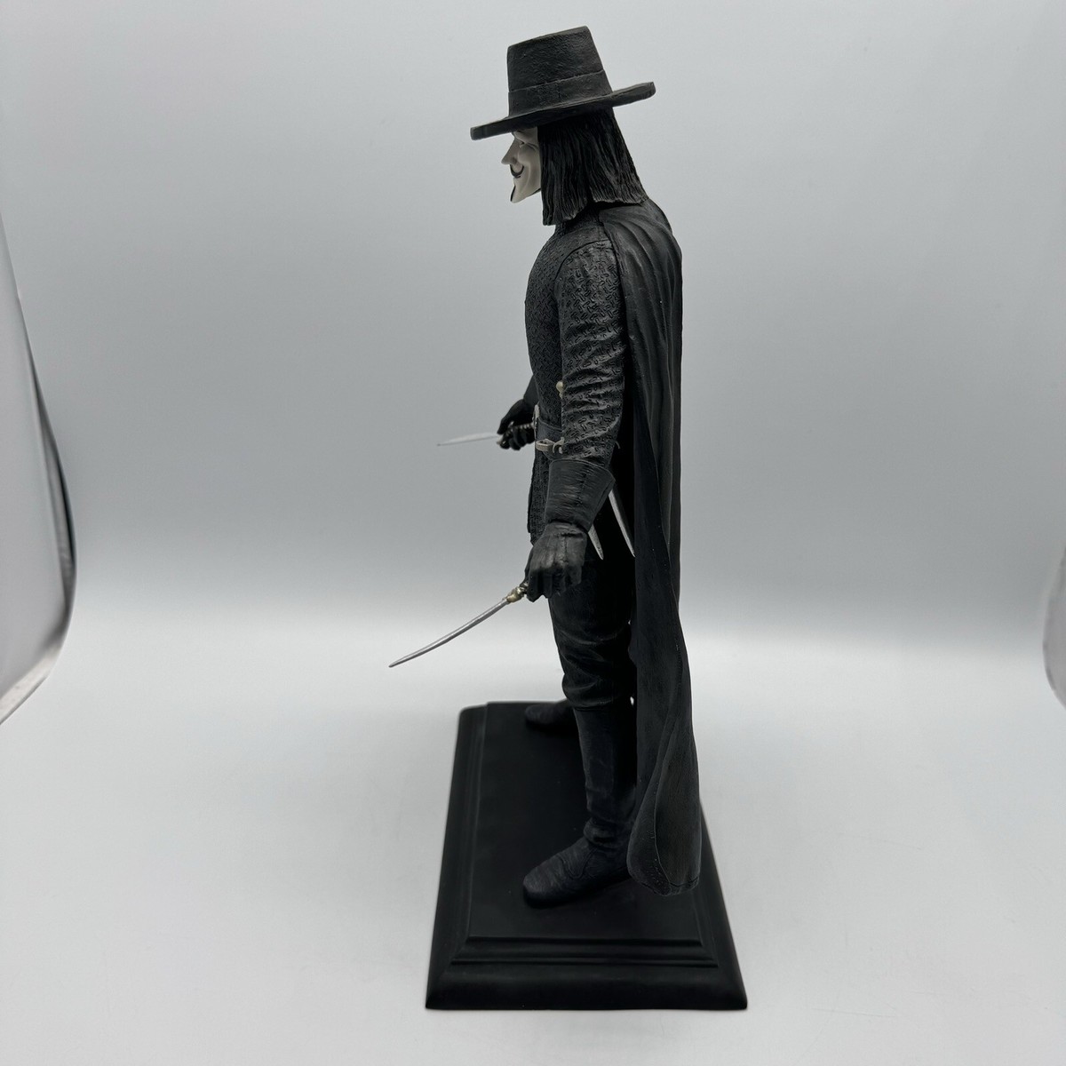Neca V For Vendetta Resin Statue Figure 12 inch Limited Edition