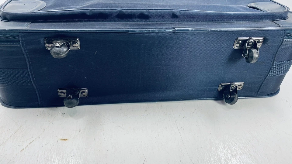 Сумка-тоут Pierre Cardin чемодан 25 дюймов длина 18 дюймов высота 8 дюймов широкие колеса - Изображение 3 из 4