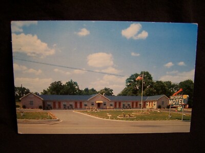 PA Hellum Becker's Motel 1958 Postcard