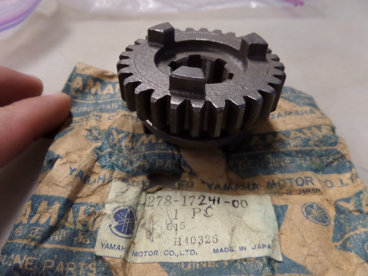 色々セット NOS Yamaha OEM Gear 4TH Wheel Drive 28T 1978 DS7 1970-1972 R5 278