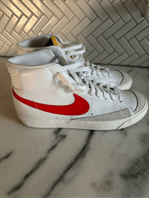 Nike Blazer Mid  77 Vintage Men s 11 Mismatched Swoosh Red Blue BQ6806-117