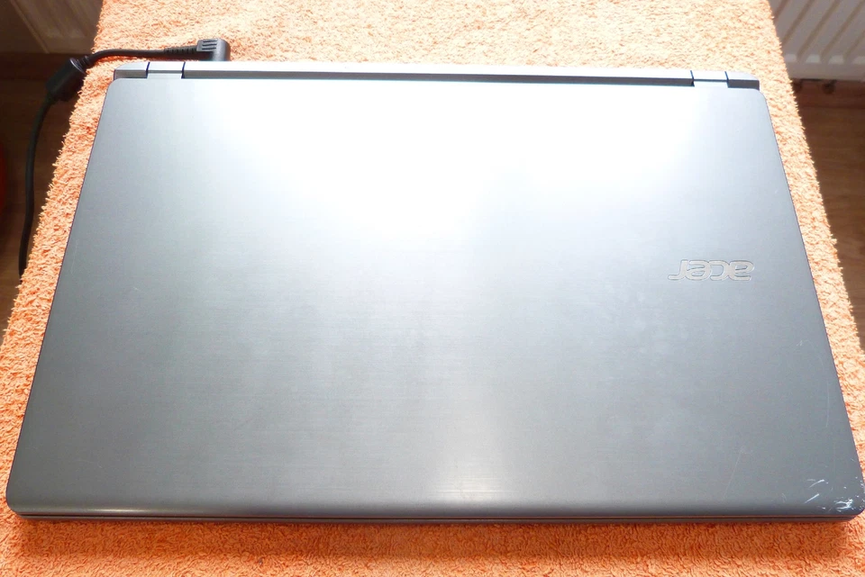 Acer V5 572 15Zoll ULTRABOOK l 500GB SSD NEU l 12GB RAM NEU l GeForce Windows 10 - Bild 2 von 4