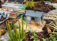 Pola 330878  Crossing Keeper's Hut with Figure Kit G Gauge