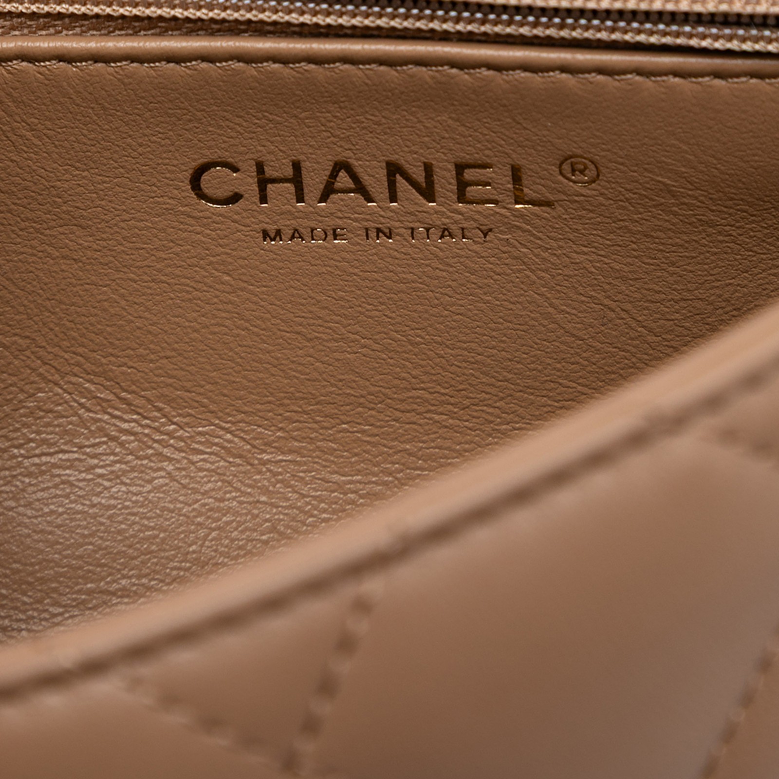 Authenticated Chanel Mini Rectangular Quilted Lam… - image 5