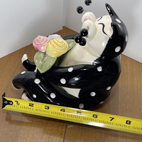Amy Lacombe Cat Figurine Vintage Black White & Polka Dot Flower 2001 Whimsiclay - Picture 10 of 10