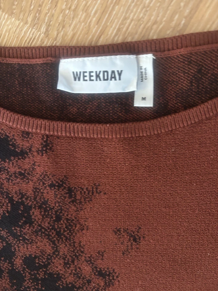 WEEKDAY: NEUER Strickpulli in Größe M, Langarm: Schwarz-Rost ***** - Bild 2 von 4