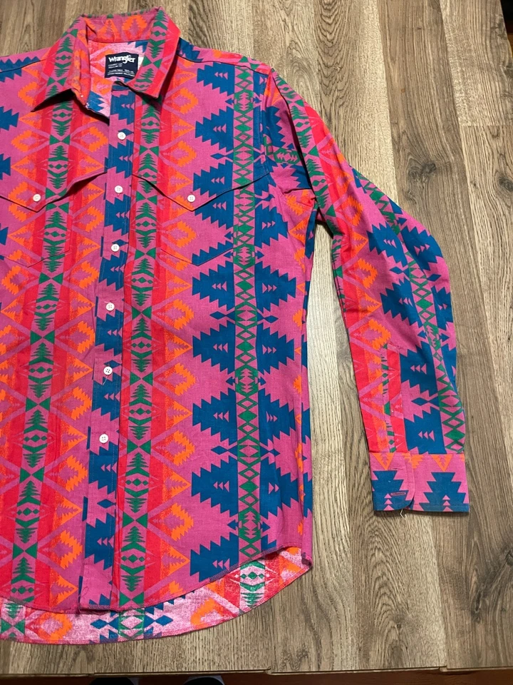 Vintage Wrangler Shirt, Men's Size 16.5-35, Western Aztec Wrangler Cowboy Button - Image 4 of 4