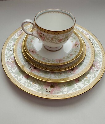 NORITAKE ''Blooming Splendor'' 5 Piece Place Setting Easter Spring china