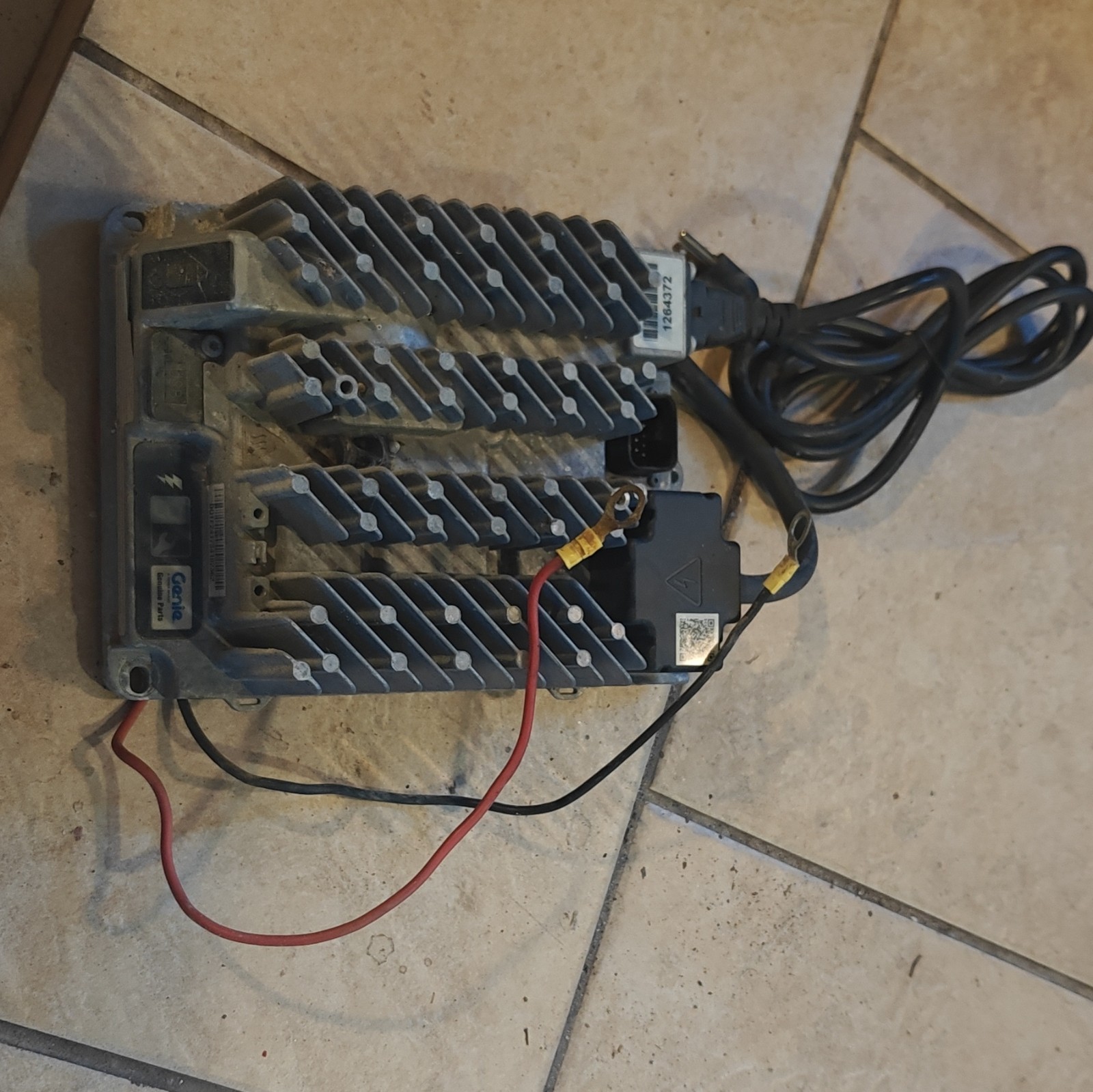 Genie Charger 1264372 24V 650W 1264372 GS1930 GS1932 GS2632 GS3232 GS3246