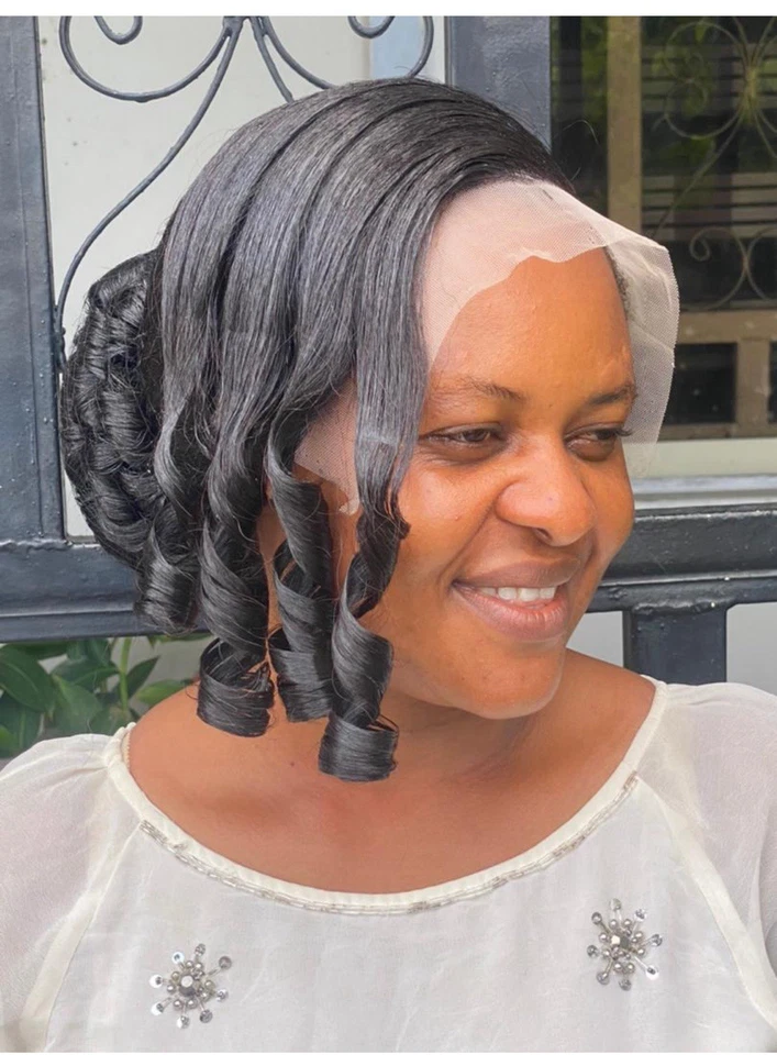 Peruca de coque de noiva. Feito em uma peruca de renda completa. Preto exatamente como na foto - Imagem 3 de 4