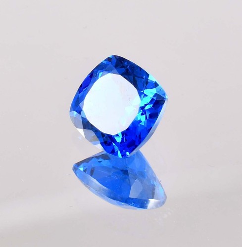 Flawless 6 x 6 MM Natural Lustrous Blue Tanzanite Loose Gemstone GIT Certified - Picture 2 of 6