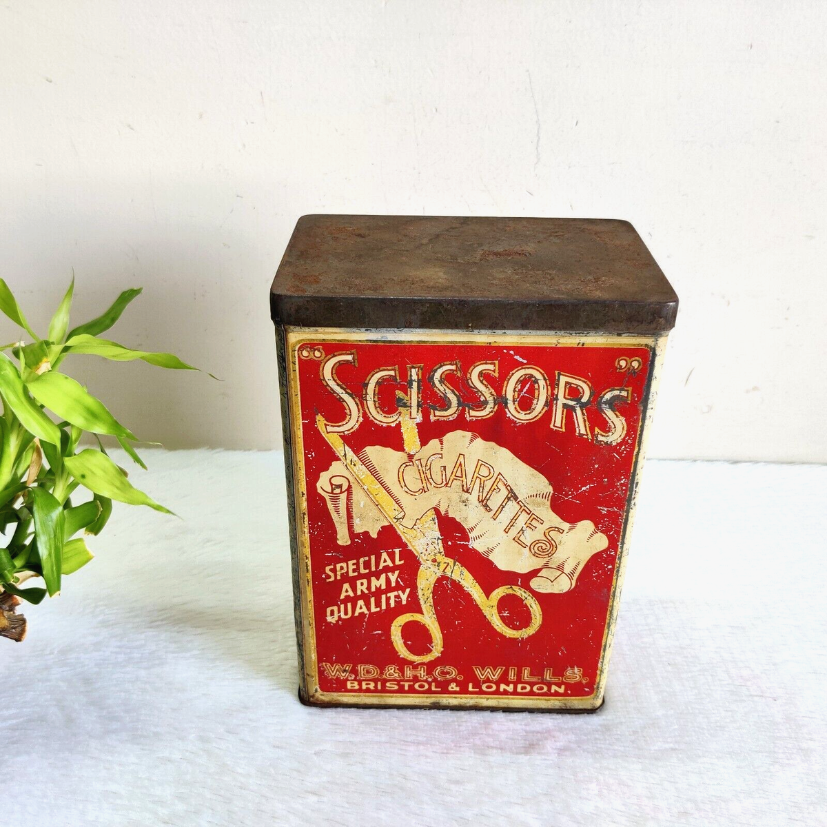 1930s Vintage Scissors Special Army Quality Cigarette Litho Tin England  CG246