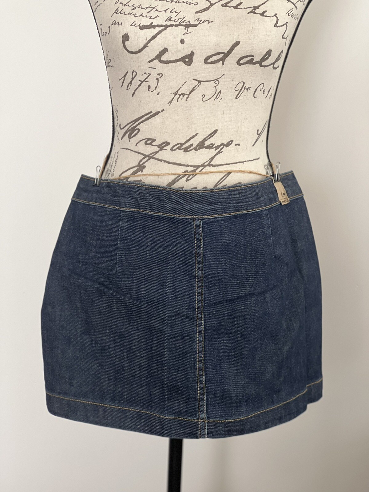 Women’s Level Denim Pleated Skirt Size Medium Gem