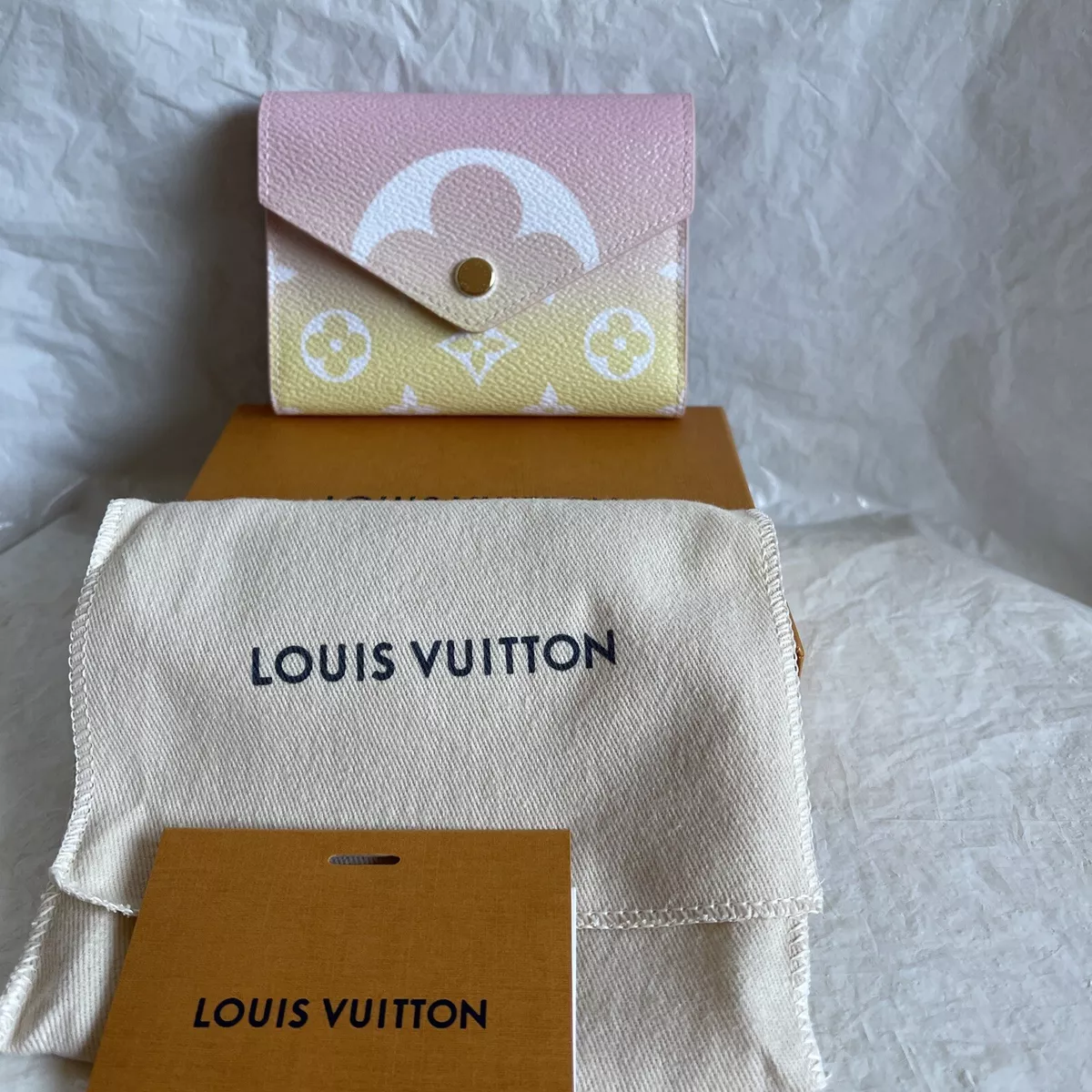 Authentic Louis Vuitton By The Pool Rose Limited Victorine Wallet