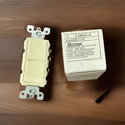 Leviton Decora 15Amp 120V/277V AC Combination Rocker Switch 2 - 3 Ways