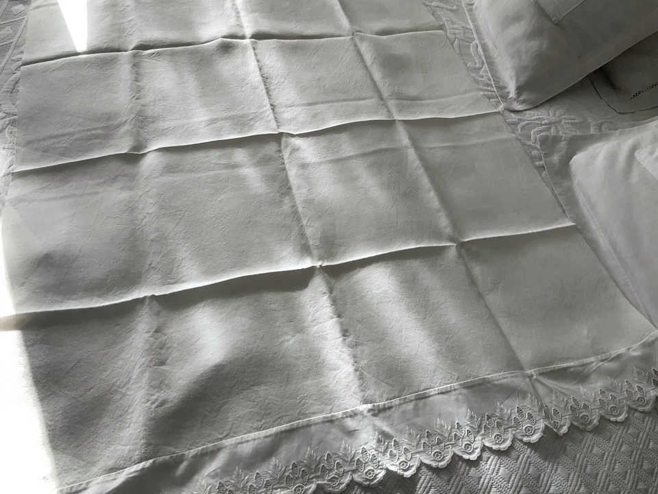Linge Ancien Drap De Petit Lit Ou Berceau En Métis Et Dentelle Brodée - Photo 2/4