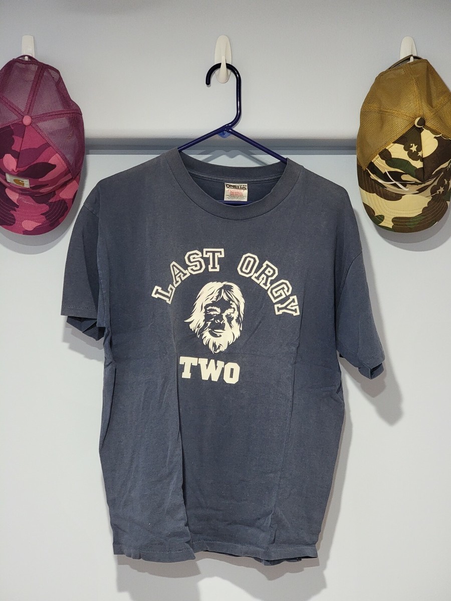 新品未使用 LAST ORGY 2 NOWHERE 3周年記念 ストロベリーTシャツ 新品未使用 LAST ORGY 2 NOWHERE 3周年記念 ストロベリーTシャツ