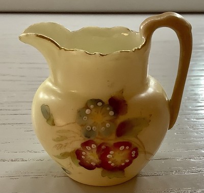 Royal Worcester handbemalte Miniatur Kanne Vase oder Zahnstocherhalter um 1903-1904