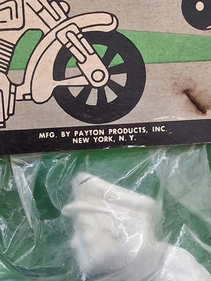 Vintage 1960 Payton Products Motocicleta de Plástico com Piloto e Carro de Corrida com Motorista NOS - Imagem 3 de 4