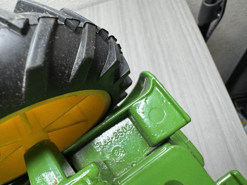 John Deere Diesel Model R Tractor 1949-54 ERTL Case 1/16 1:16 #554 8502 ...