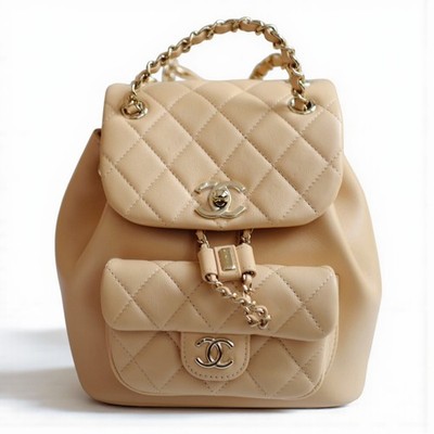 本日限定！！ノベルティCHANEL ベージュ キルティングリュック BNIB Chanel Duma Quilted Leather Backpack In Beige With Gold