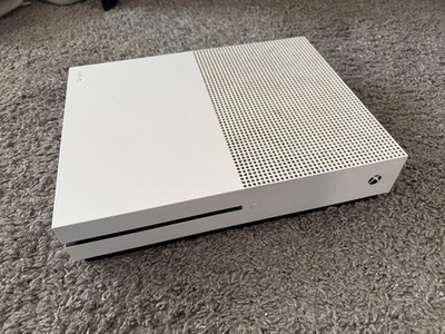 Xbox one s 1tb+disk reader controller and 1tb storage device included 