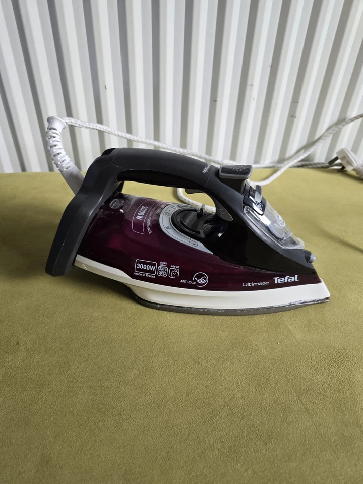 Tefal FV9788 Ultimate Anti Scale Steam Iron, 3000 Watt, - Image 2 of 4