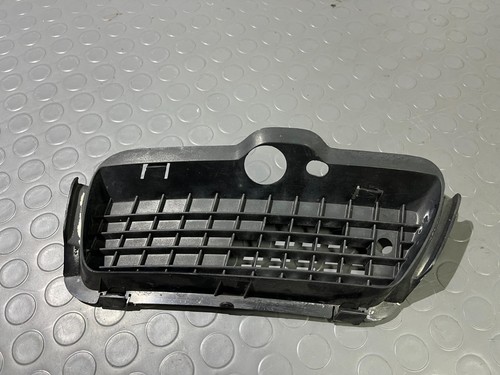 VW Volkswagen Golf Mk3 OEM Euro Stoßstange vorne rechts Gitter