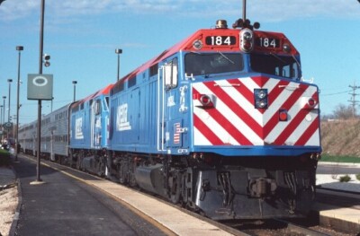 Metra 184 F-40PH-2 #1311 AURORA IL (METRA RAIL) ORIGINAL SLIDE 04-17-94 T14-15