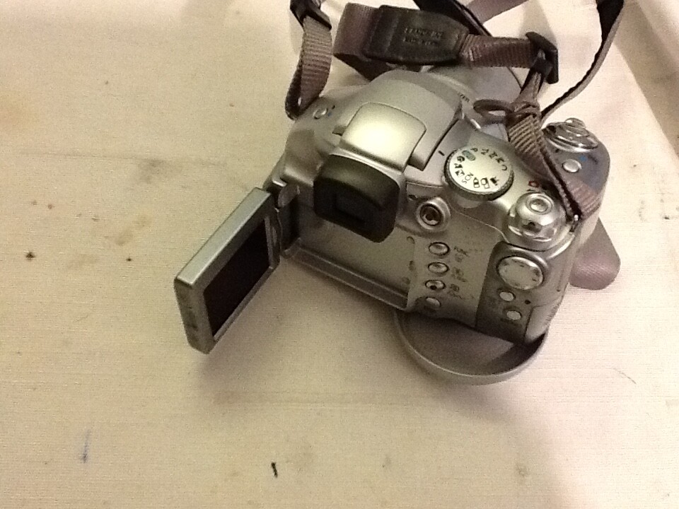 【中古】Canon PowerShot S2 IS PSS2IS Canon PowerShot S2 IS 5.0MP Digital Camera - Silver for sale