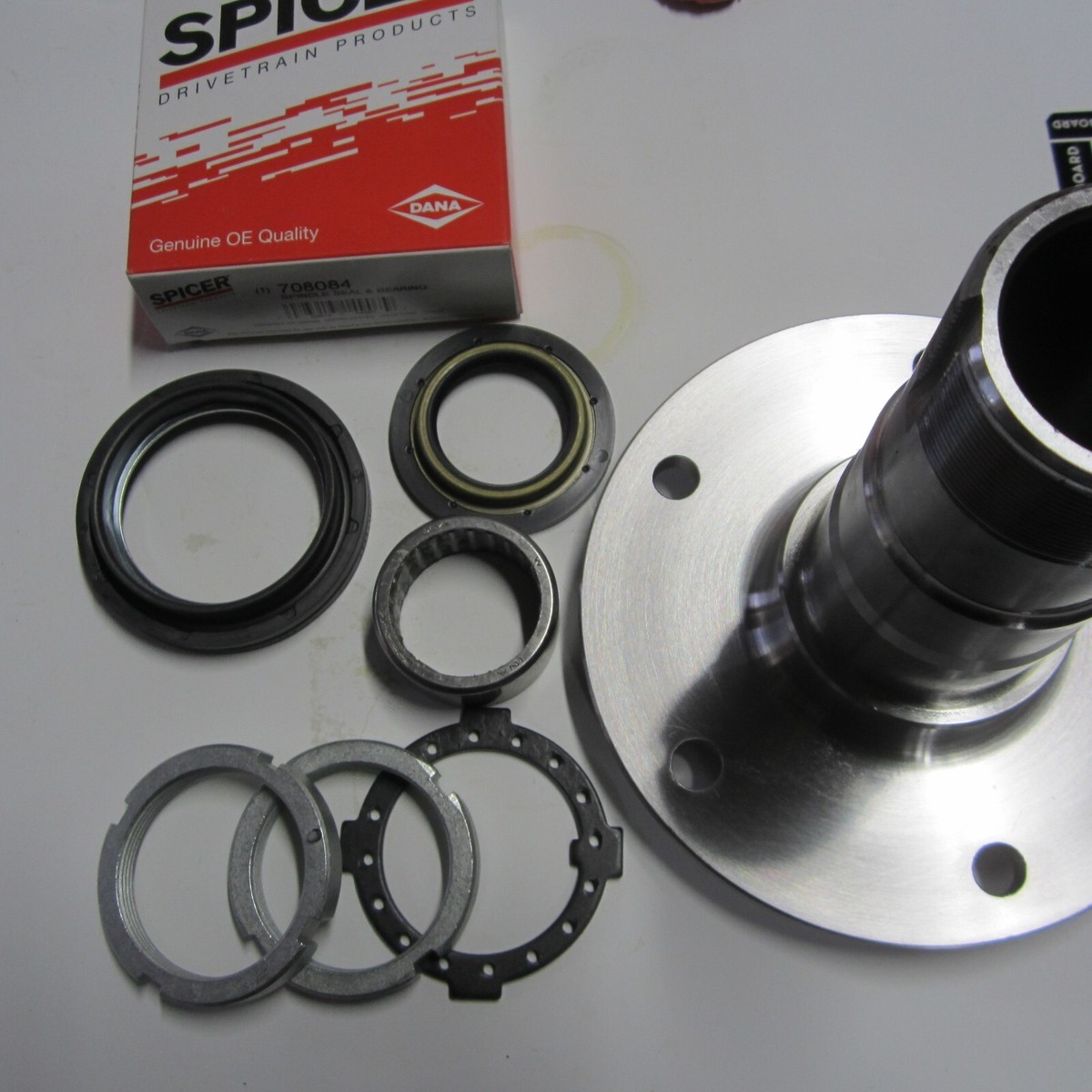 1993-1996 Dana 50 TTB Spindle With Spicer Inner Bearing Seal Kit