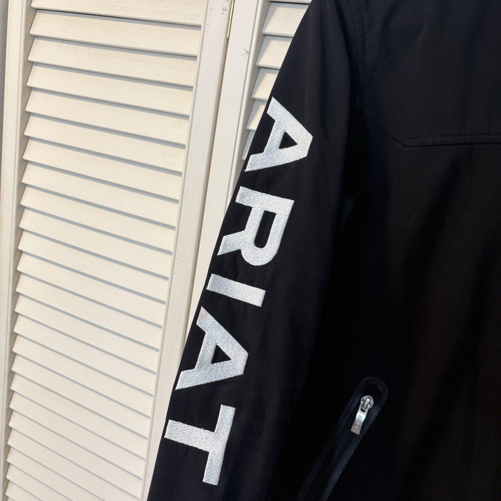 Ariat Women’s Softshell Jacket Size Medium Black … - image 6