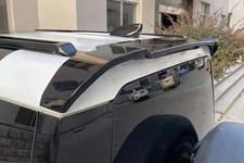 Heckspoiler schwarz glänzend passend für einen Land Rover Defender 2020+ 90/110