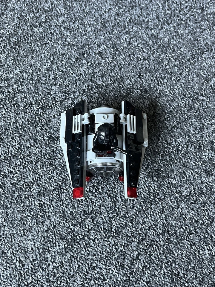 LEGO Star Wars 75161 TIE Striker Microfighter, photo 3 sur 3